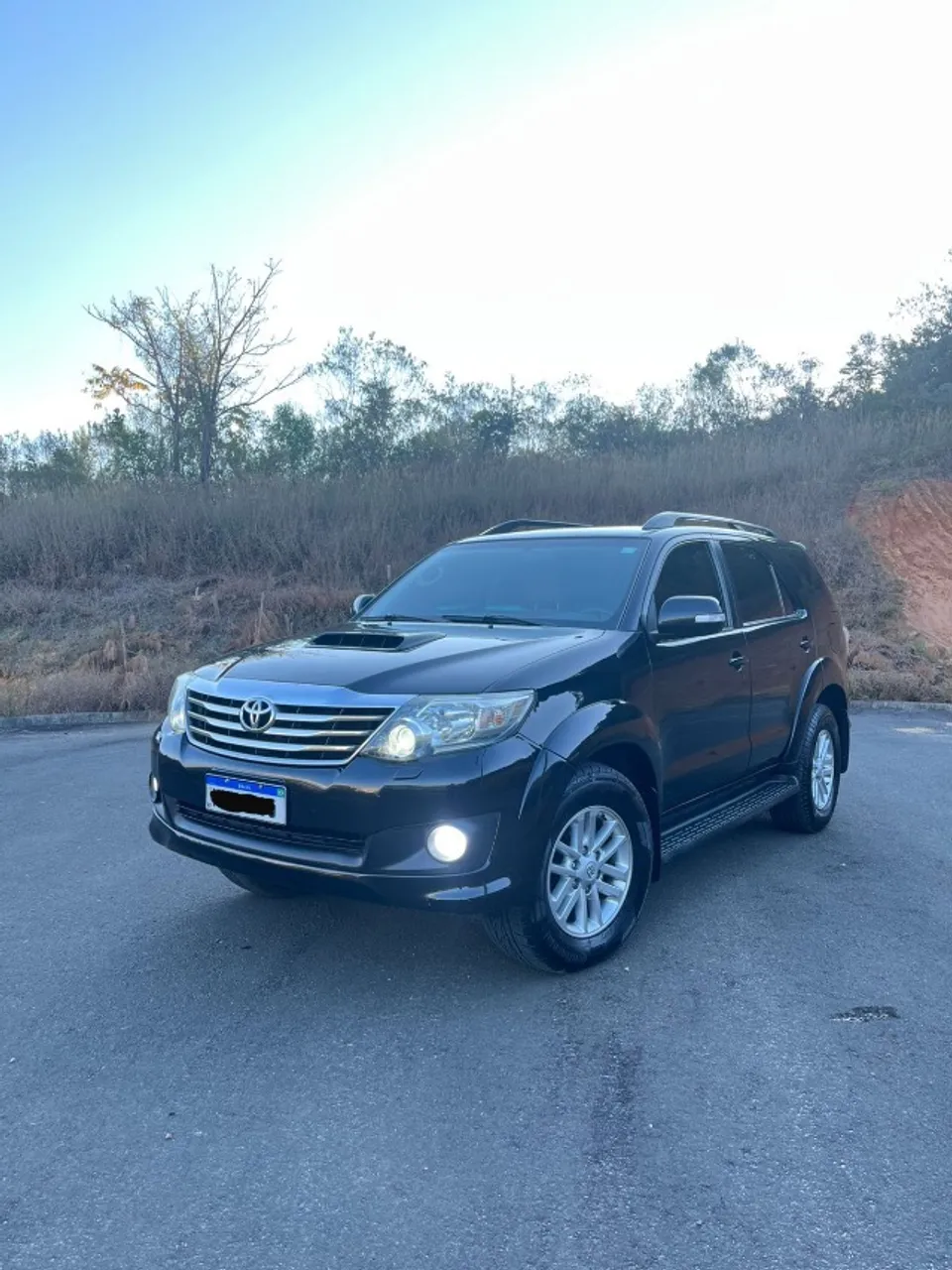 TOYOTA HILUX SW4 SRV 4X4 7 LUGARES