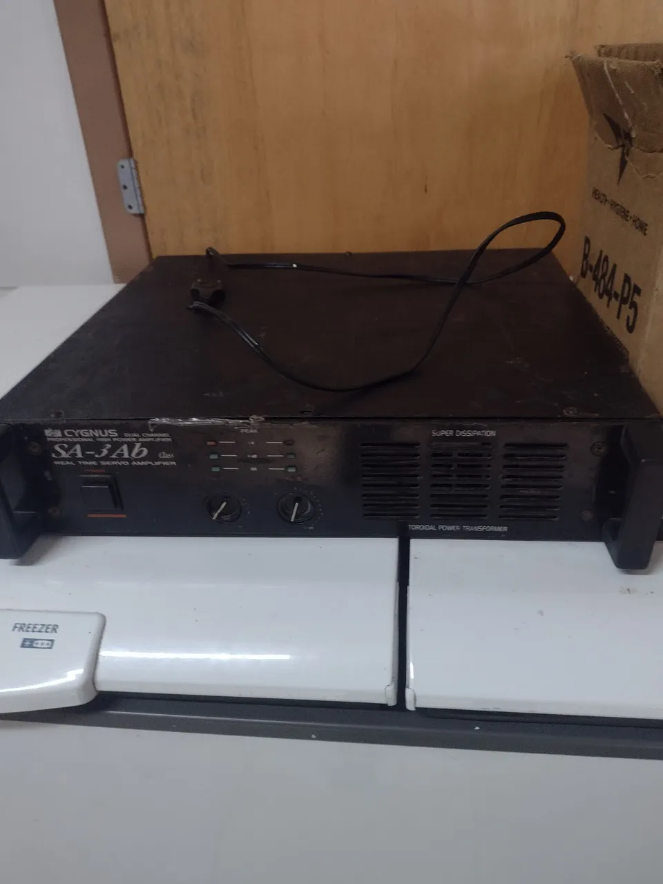 Vendo Amplificador CYGNUS SA-3AB 780 RMS 4 Ohms