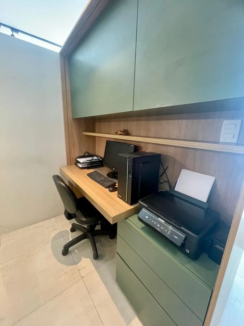 Vende-se Escritório Completo com Móveis Planejados - R$ 30.000 - Foto 4