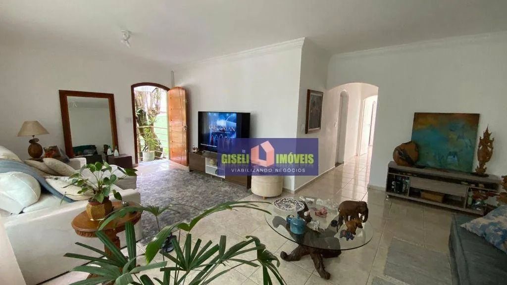 Casa com 4 dormitórios à venda, 198 m² por R$ 840.000,00 - Assunção - São Bernardo do Camp