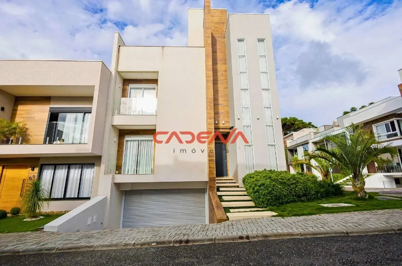 Casa em condomínio fechado com 4 quartos e 5 vagas à venda no Uberaba