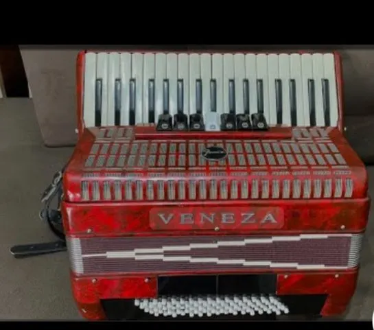 Acordeon / sanfona Veneza