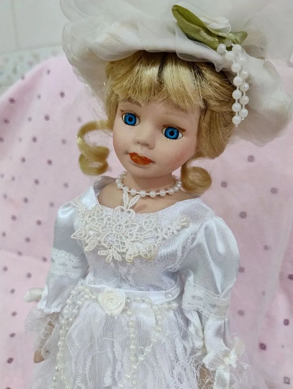 Boneca de porcelana" Noiva" década de 90 