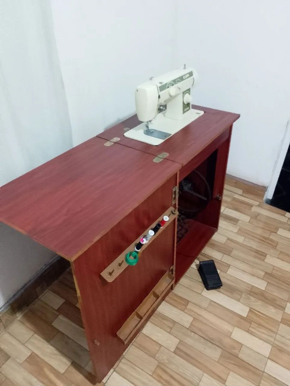 Máquina de Costura Elgin Antiga - Foto 4