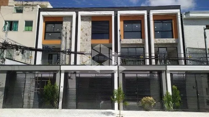 SOBRADOS NOVOS NO METRO PATRIARCA COM 3 SUITES E 3 VAGA.