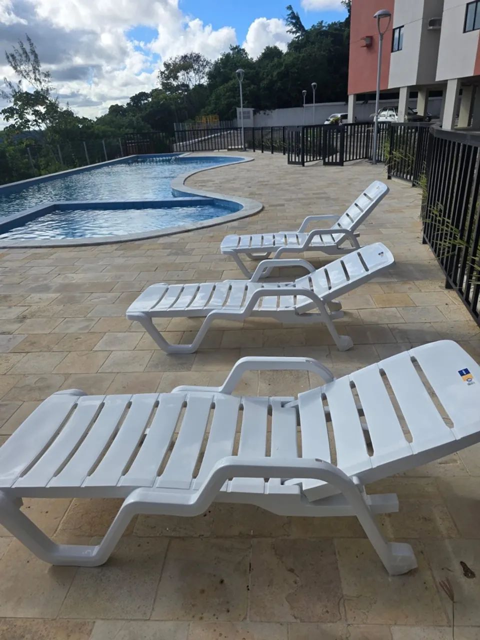 Aluga-se apartamento na Santa Amélia incluso água, gás e condomínio - Foto 2