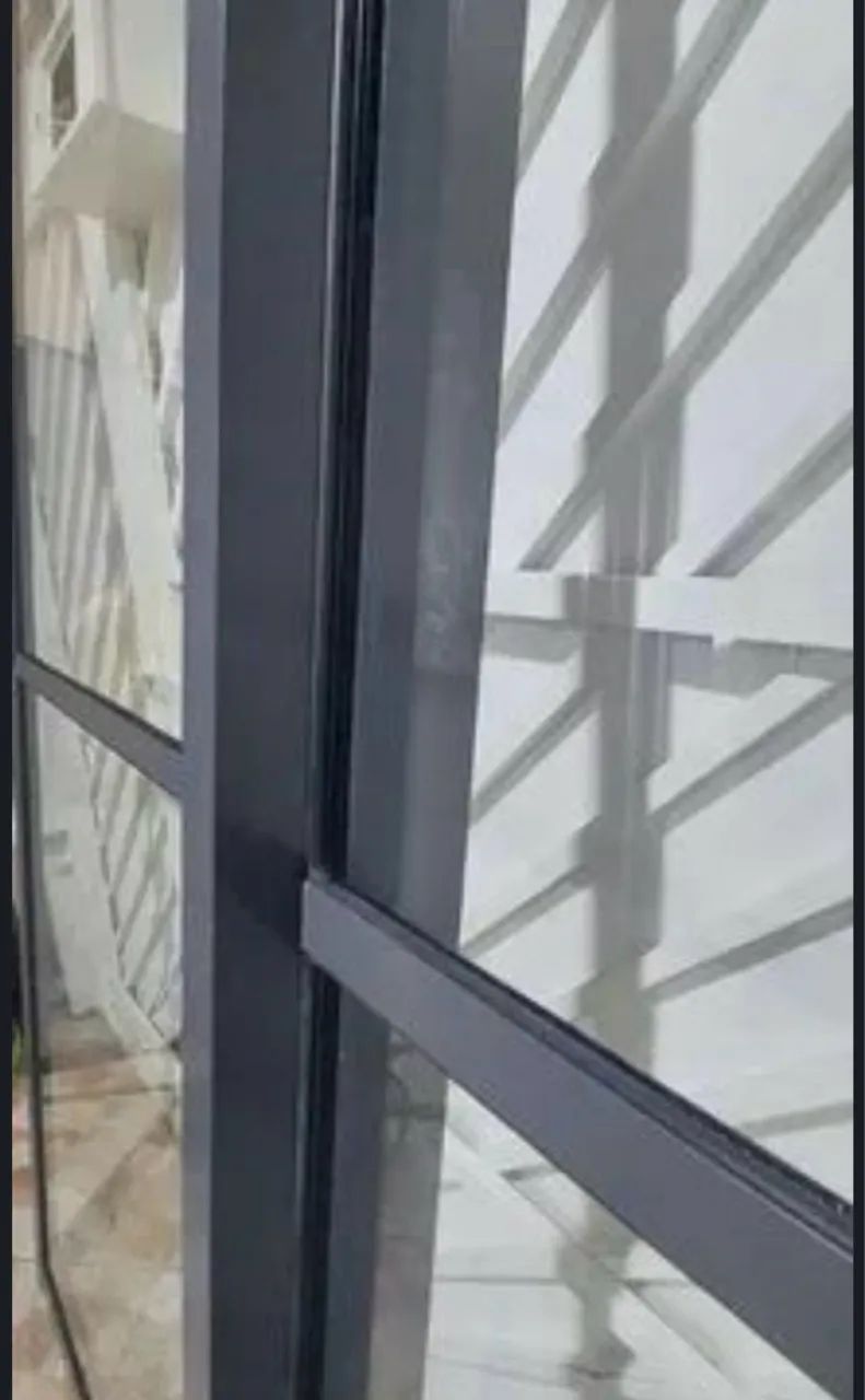 Portão balcão linha gold cinza escuro 