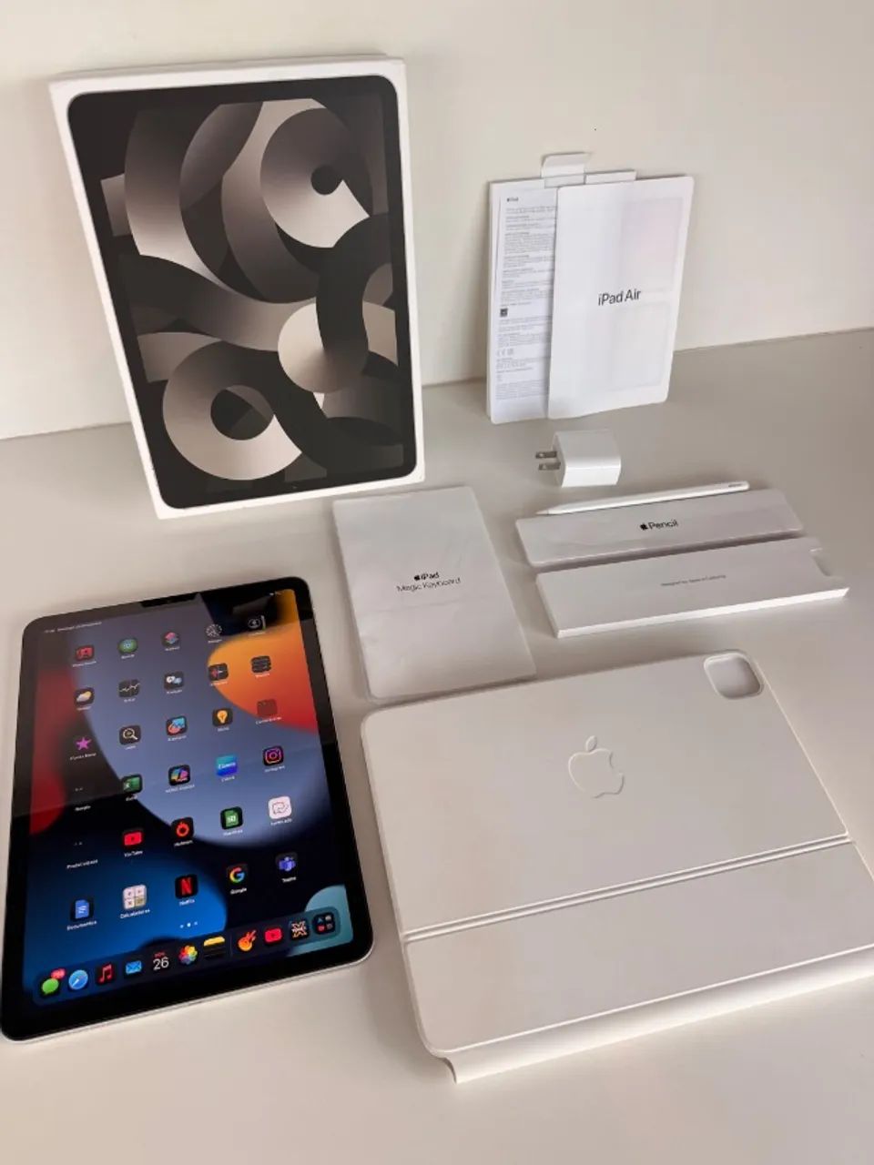 Kit Apple Completo: iPad Air 5 (M1) 64GB + Magic Keyboard + Pencil