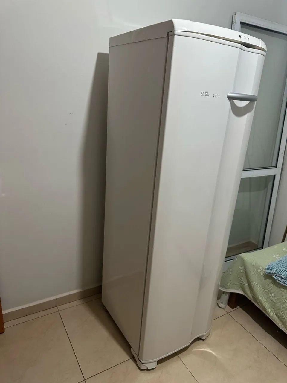 Freezer Vertical Electrolux Usado - Foto 2