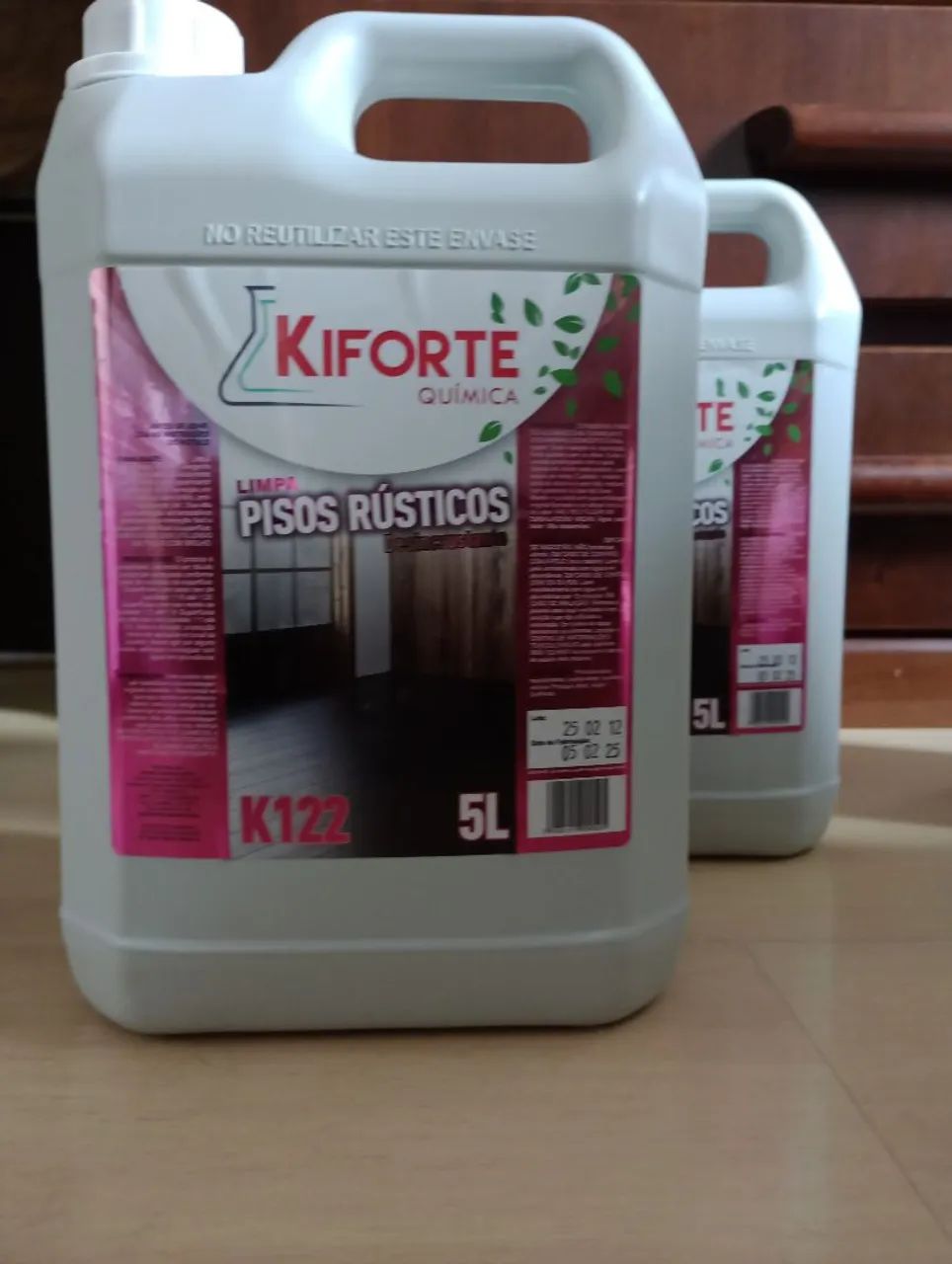 Limpa Pisos Rústicos Kiforte  kit com 2 galões de 5 litros cada