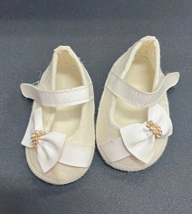 sapatilha para bebe cor branca tamanho 14 - Foto 4