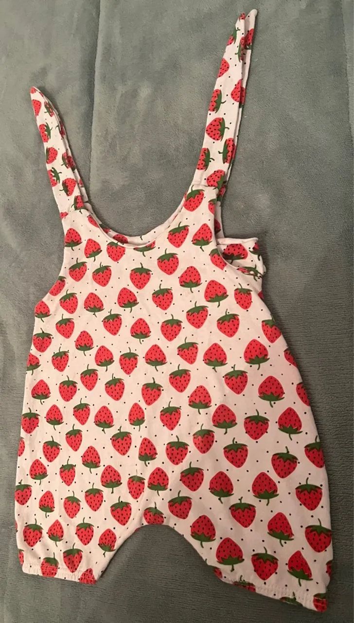 Macacão infantil de morango - Foto 2