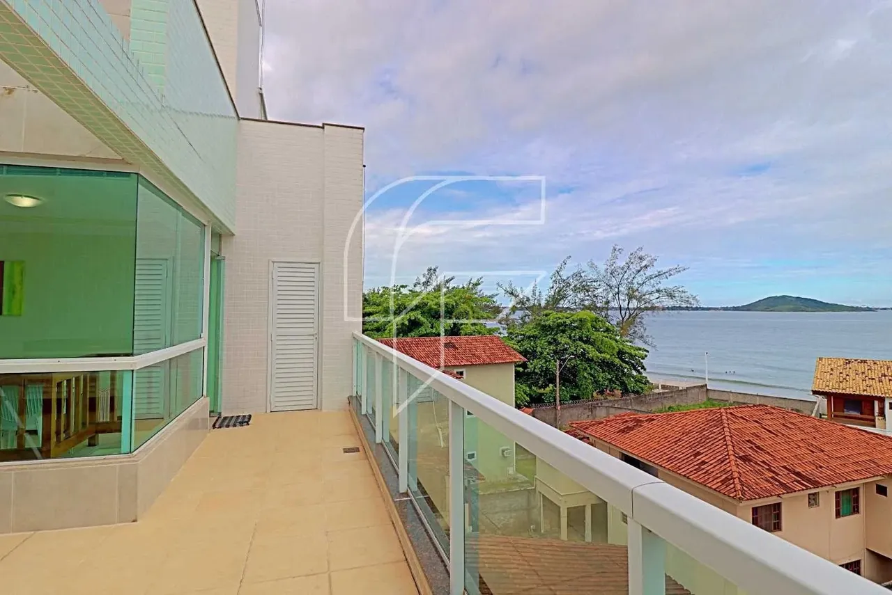 Triplex para venda possui 203 metros quadrados com 3 quartos em Lameirão - Guarapari - ES
