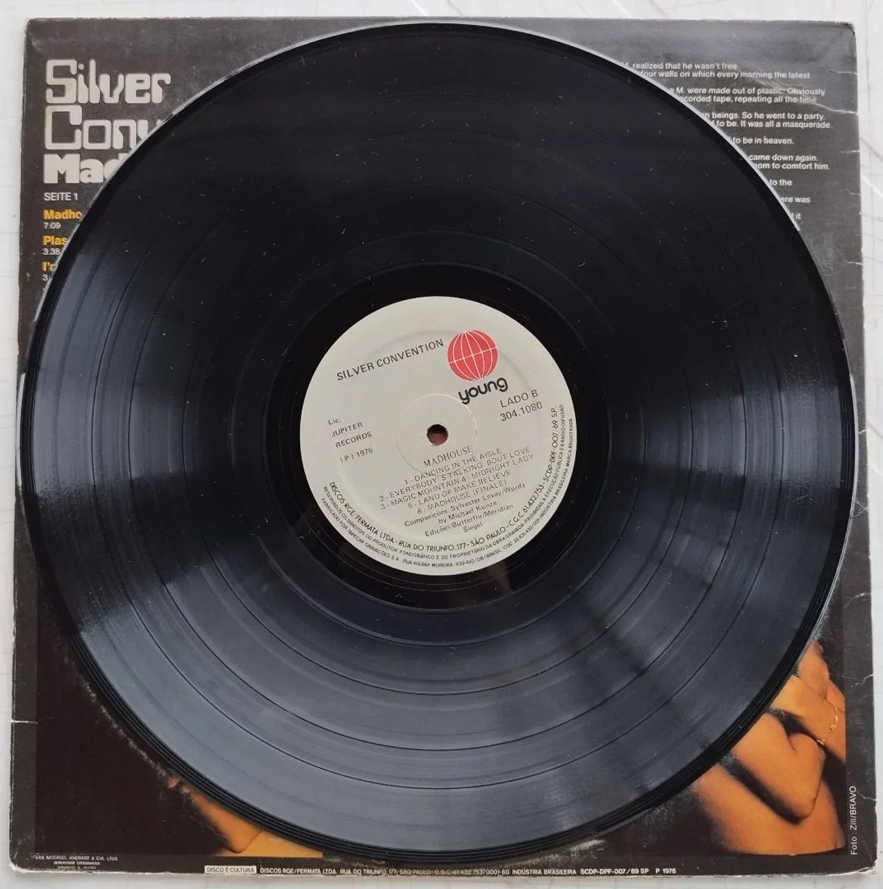 Disco de Vinil Silver Convention - Madhouse - Foto 3