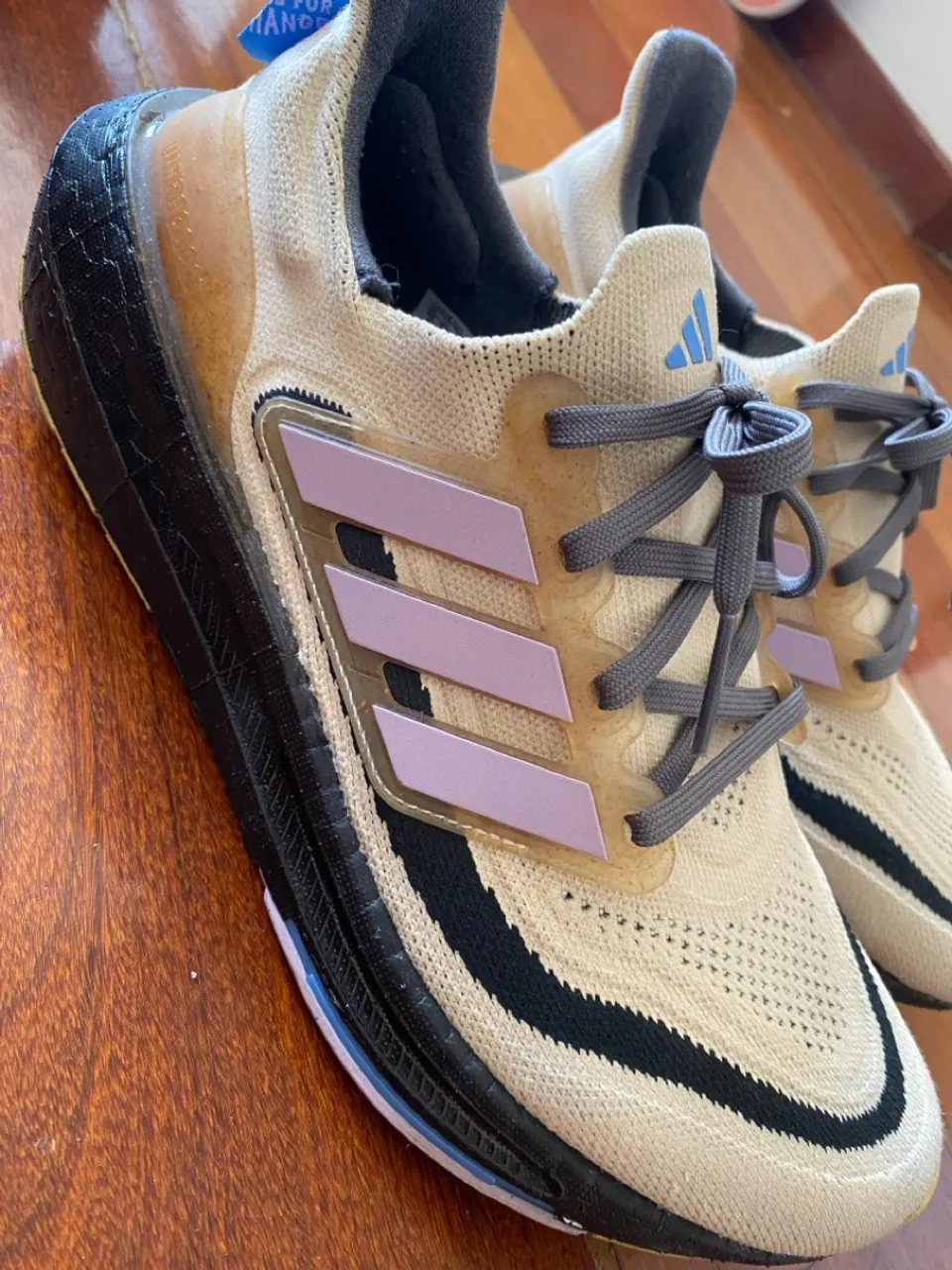 Tênis Adidas Ultraboost 22