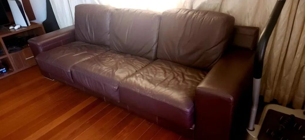 sofá de couro 3 lugares - Foto 3