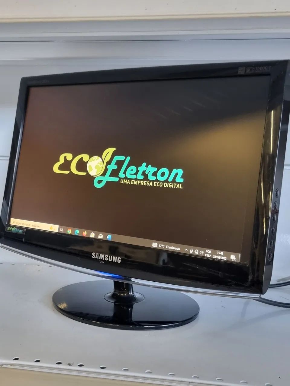 Monitor Samsung SyncMaster 933Sn 19 Polegadas Widescreen Conexão VGA