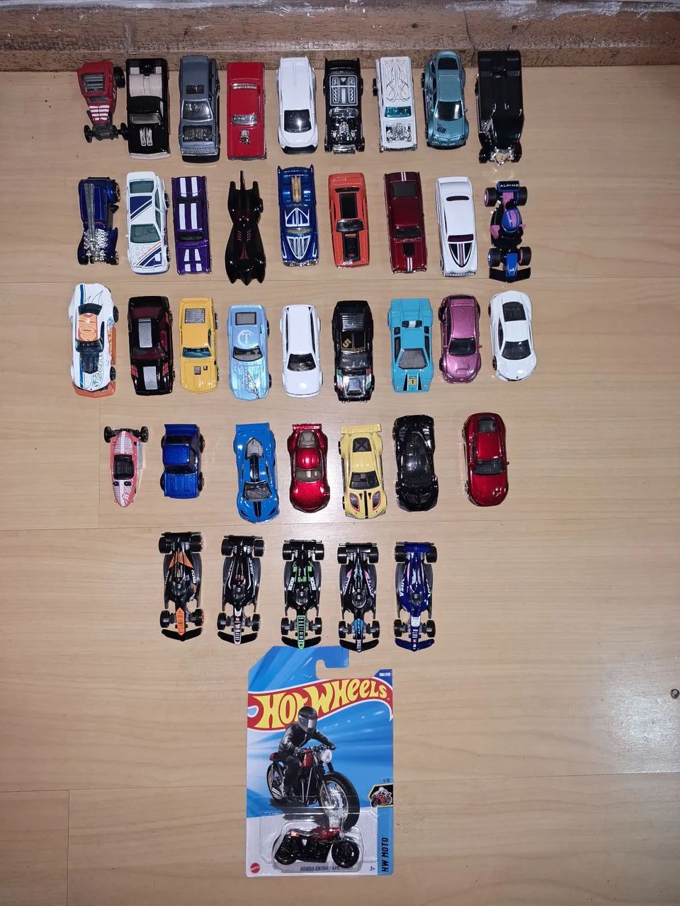 Hot Wheels Diversos  40 Unidades mais BRINDE  - Foto 4