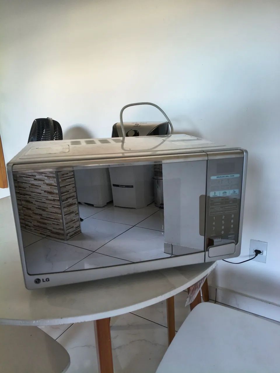 Microondas LG MH7049C 127V 30 Litros