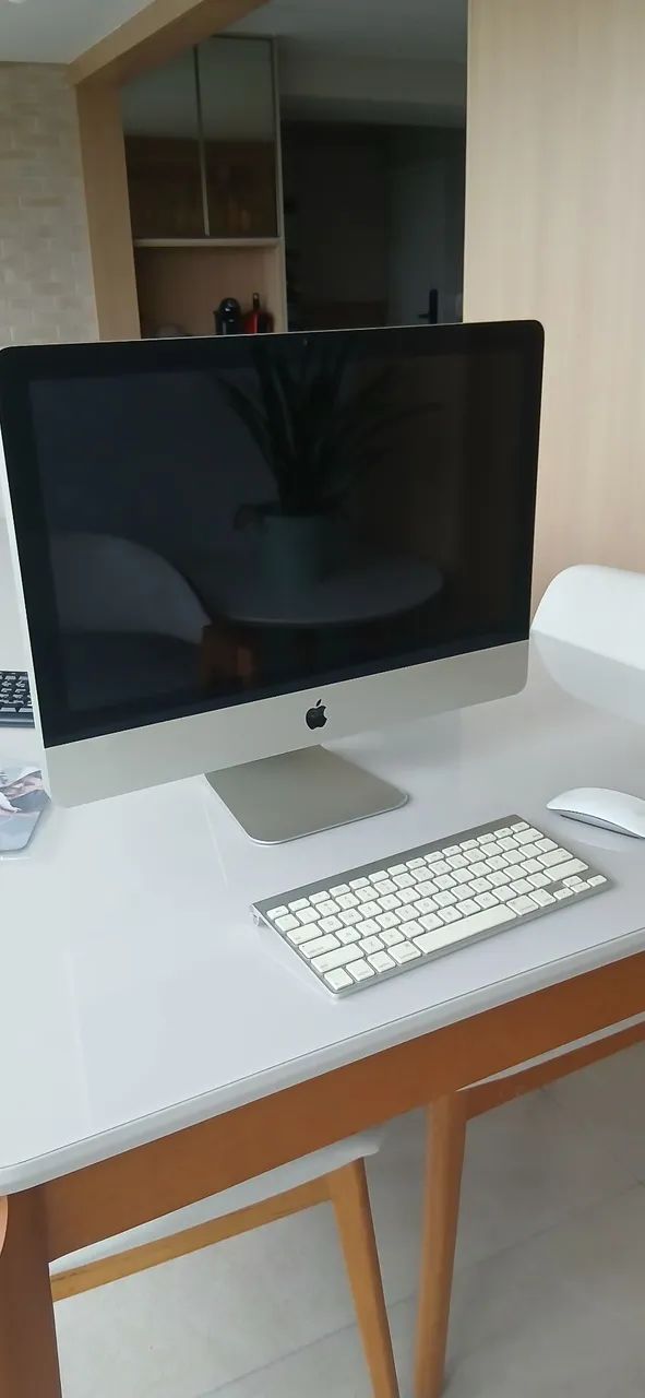 iMac 21,5" Core i5 + SSD 480GB Apple | R$ 1.500