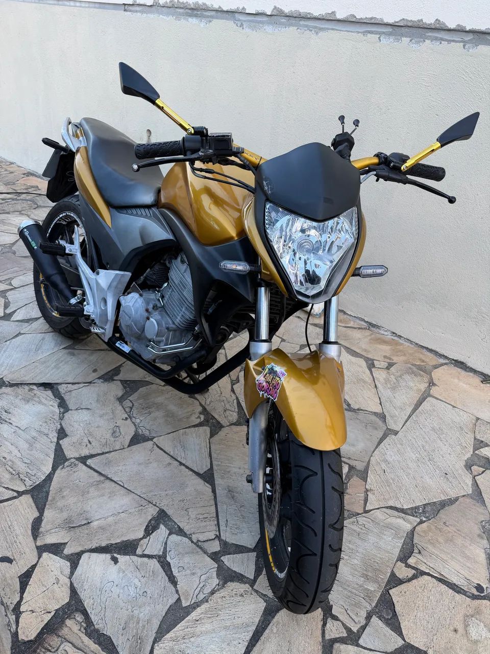 Vendo Honda CB 300 2010 - Só Pegar e Andar - Foto 3