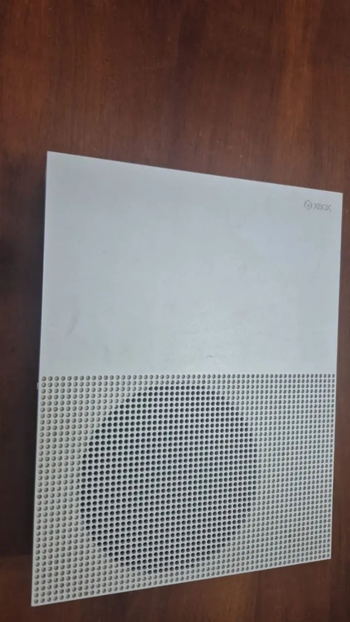 XBOX ONE S COM 1 CONTROLE
