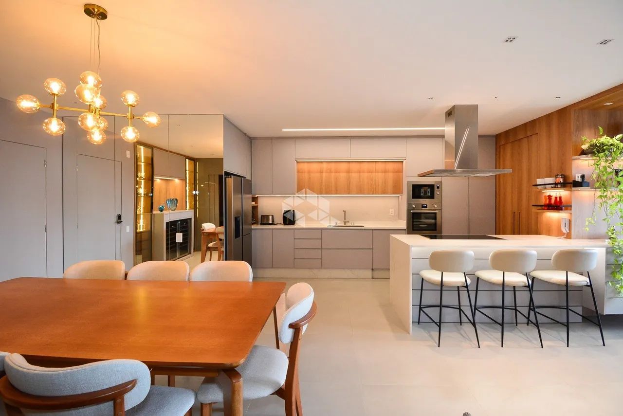 APARTAMENTO DE 2 SUÍTES COM SACADA E CHURRASQUEIRA À VENDA NO CENTRO DE FLORIANÓPOLIS - Foto 3