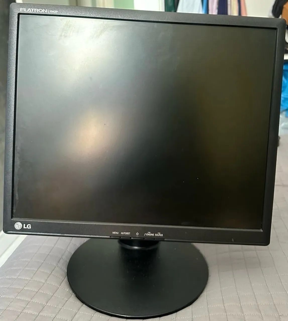 Monitor LG Flatron 17? - Base Ajustável - Linha Quadrada