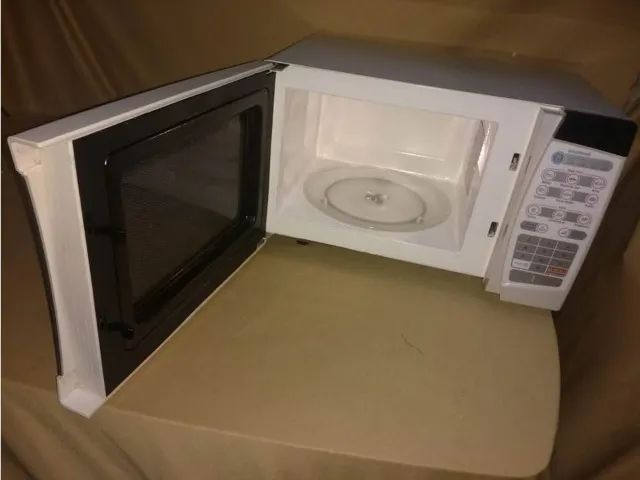 Microondas Electrolux 20L Conservado