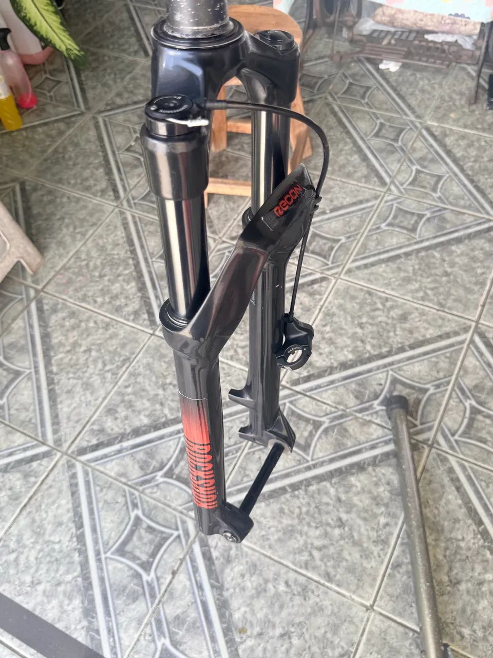 Suspensão rockshox recon boost  - Foto 4