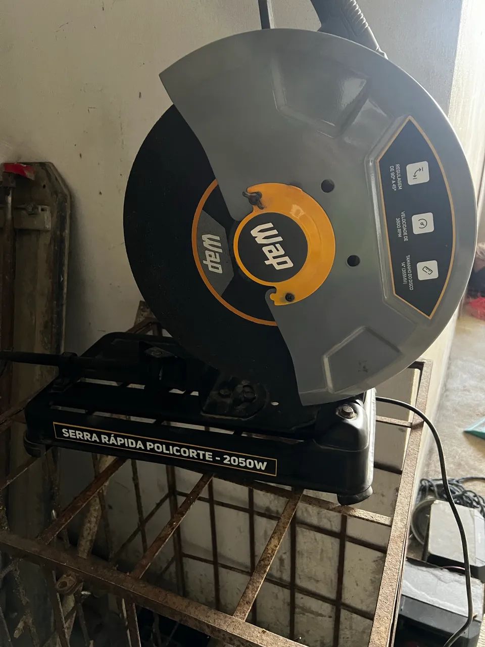 Máquina poli corte 