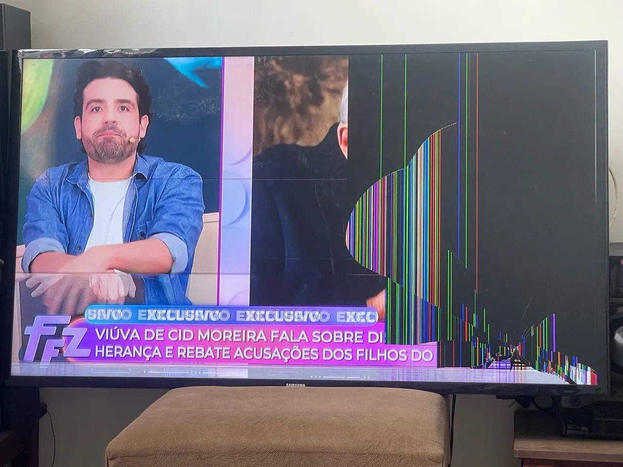 Tv 43 polegadas com defeito na tela