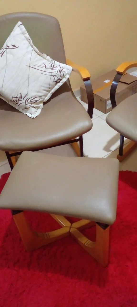 Poltronas de madeira maciça  - Foto 2