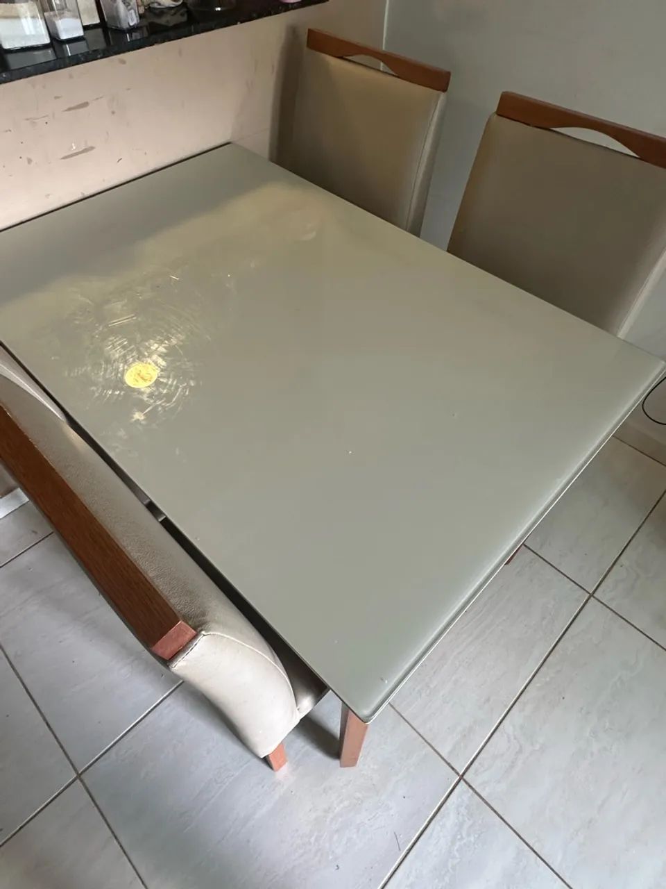 Mesa de 4 cadeiras de madeira  - Foto 2