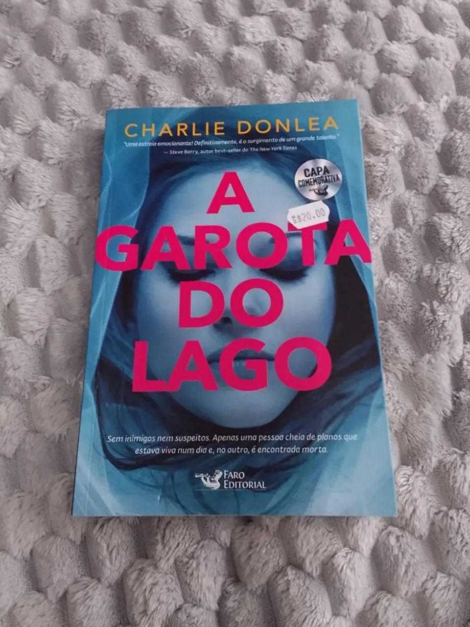 Livro a Garota do Lago