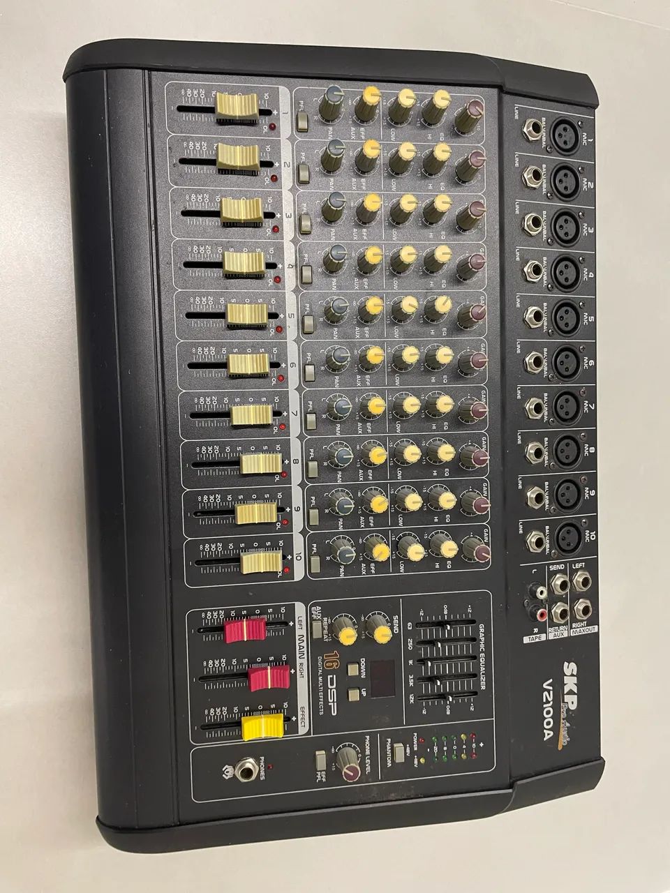 Mesa de som SKP V2100A