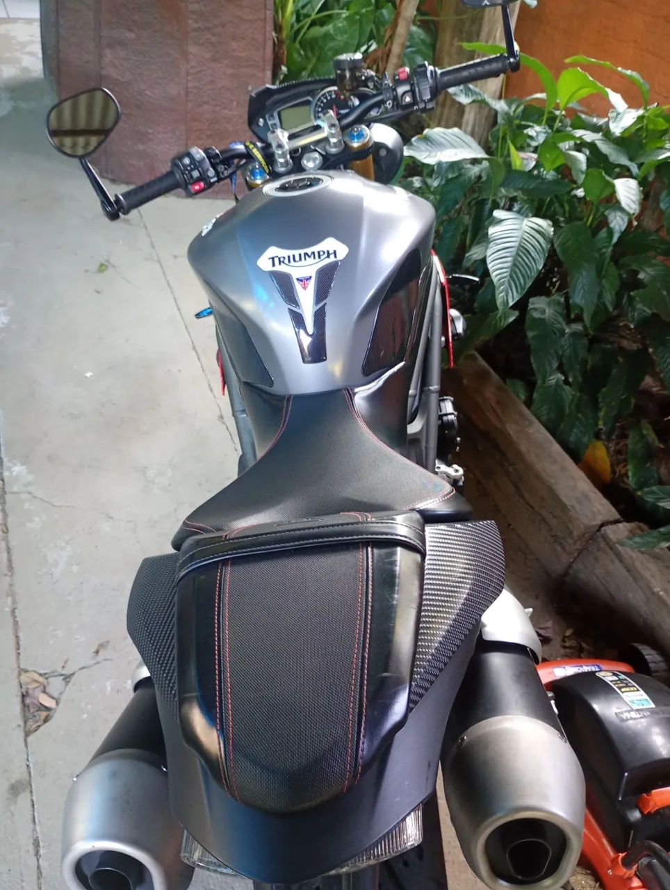 TRIUMPH SPEED TRIPLE 1050R ZERADA  - Foto 5
