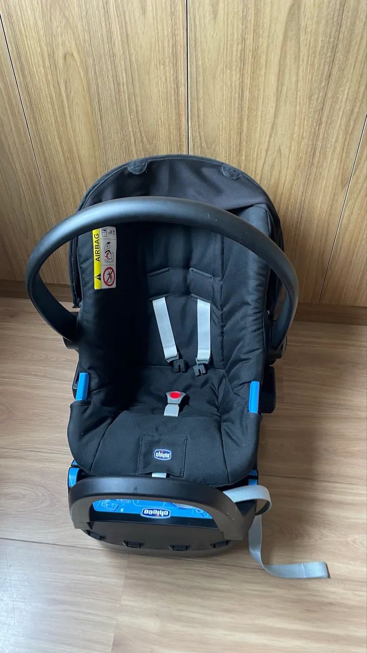 Cadeirinha e Bebê conforto 