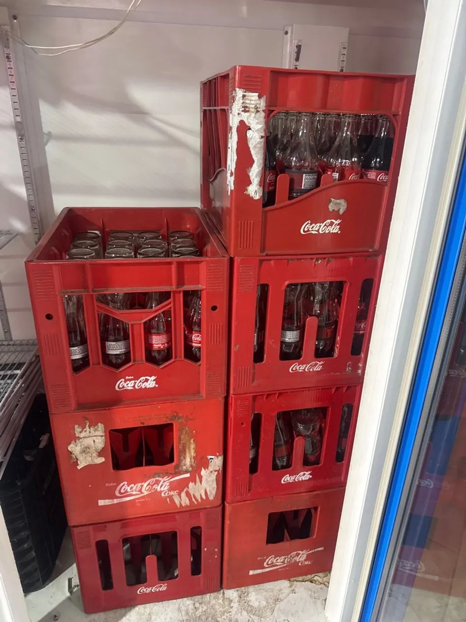 Vendo caixa com cascos de refrigerante  - Foto 2