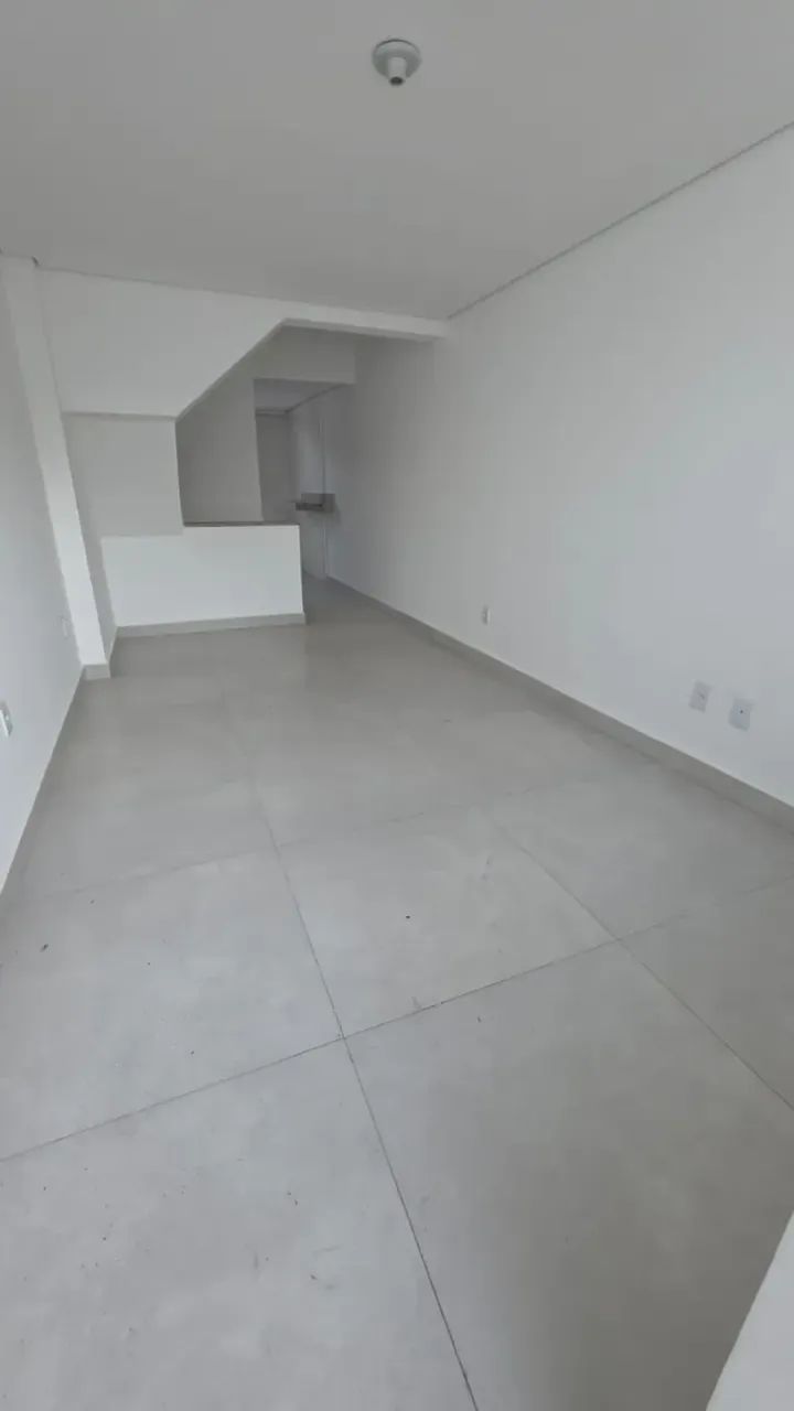 Casa geminada 02 quartos e 02 vagas - Jardim Leblon - Foto 4