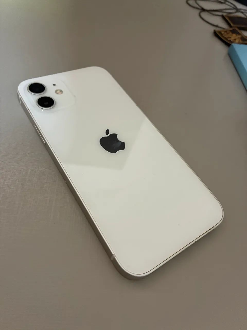 Celular iPhone 12