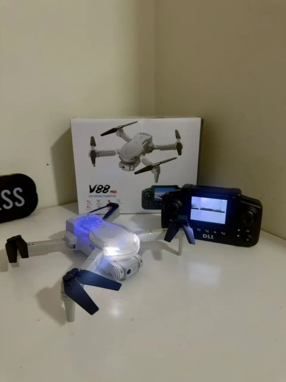 Drone V88 Com câmera  - Foto 4