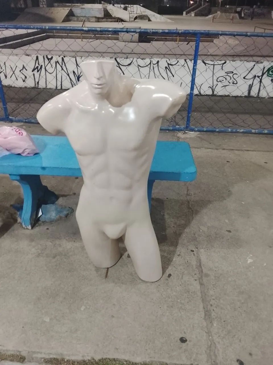 Manequim masculino busto