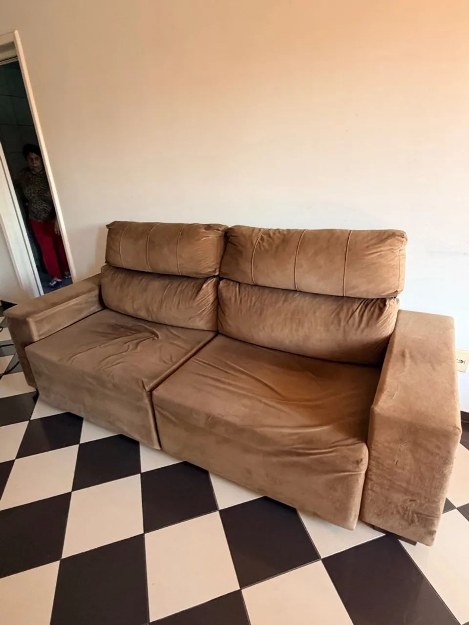 Sofá retrátil e reclinável 2 lugares - grande e confortável - Foto 3