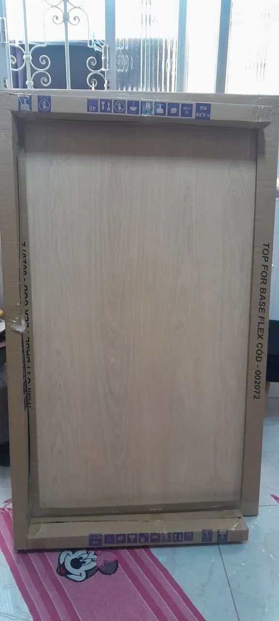 Vendo mesa na caixa ( sem as cadeiras, apenas a mesa) - Foto 4