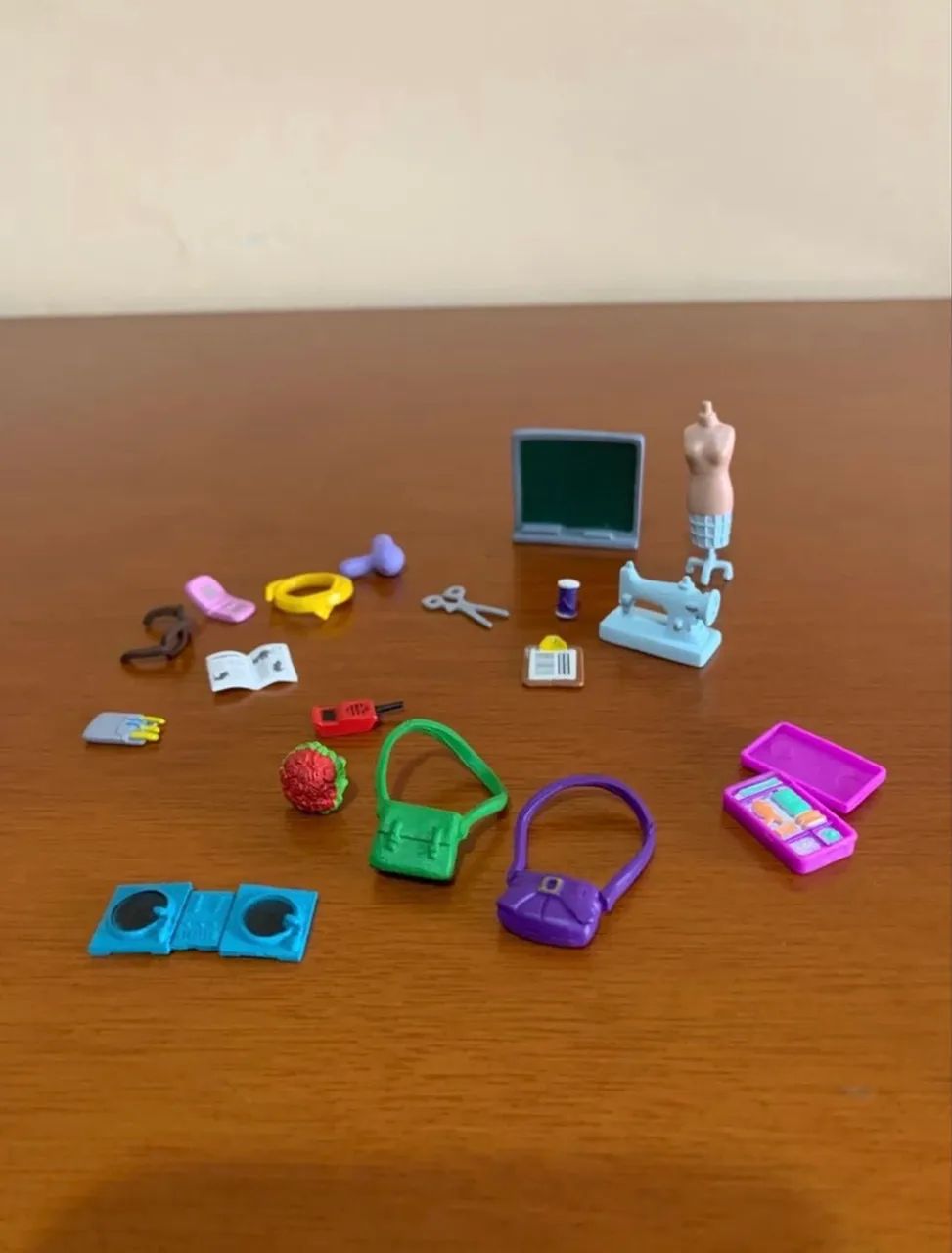 Acessórios variados infantis da Barbie 