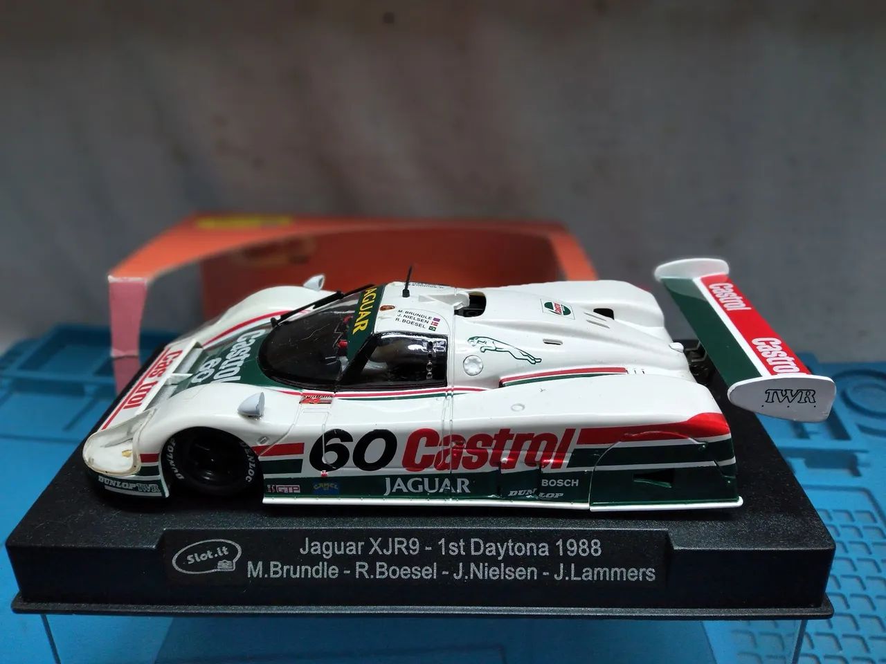 Autorama Carrinho Jaguar XJR9 CASTROL Slot.it - Hobbies e coleções