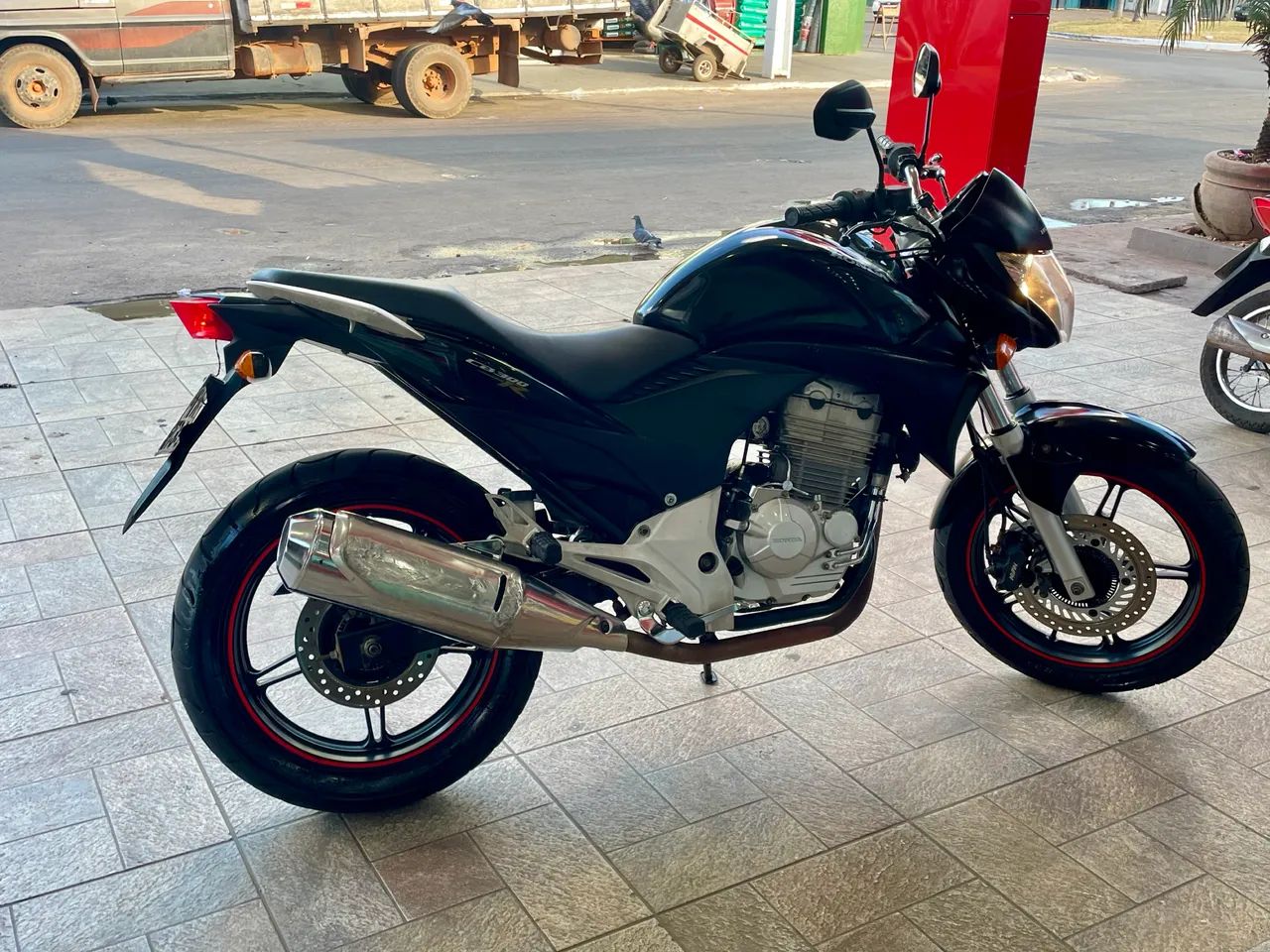 CB 300R - Foto 2