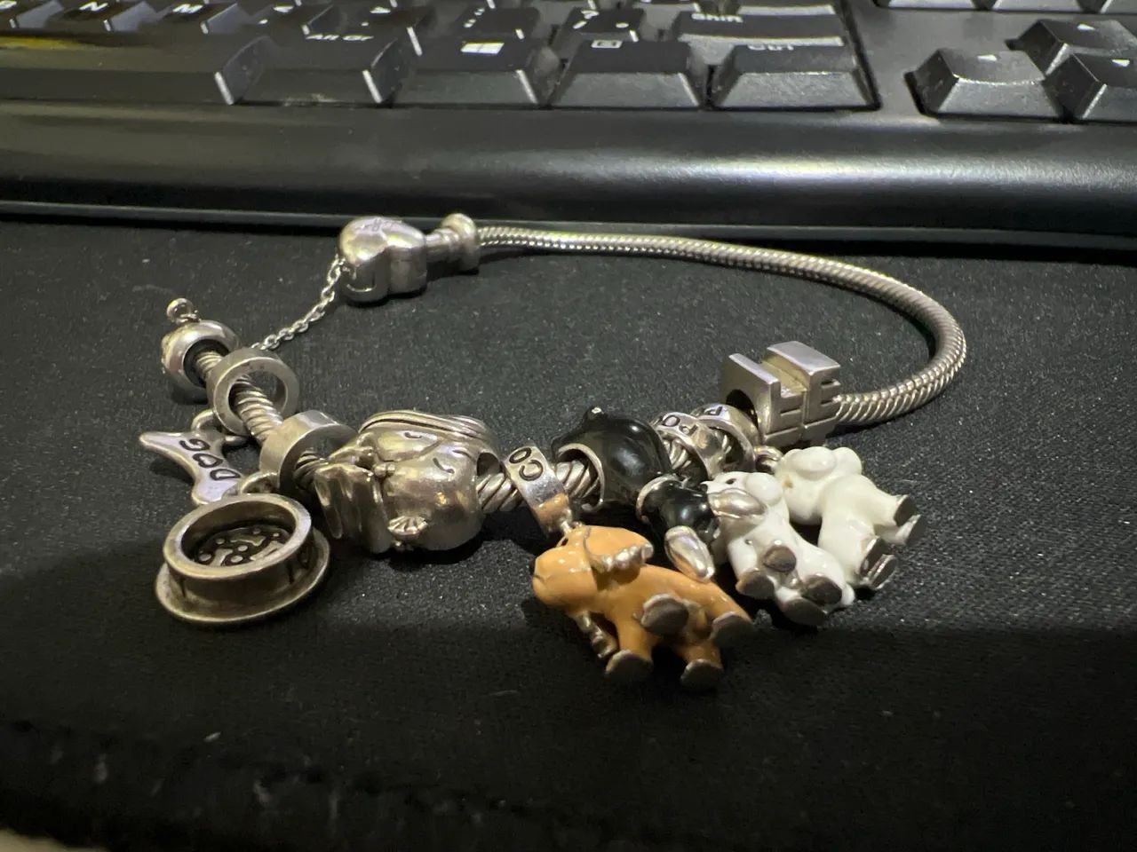 Pulseira original Vivara Life com 8 berloques variados  - Foto 2