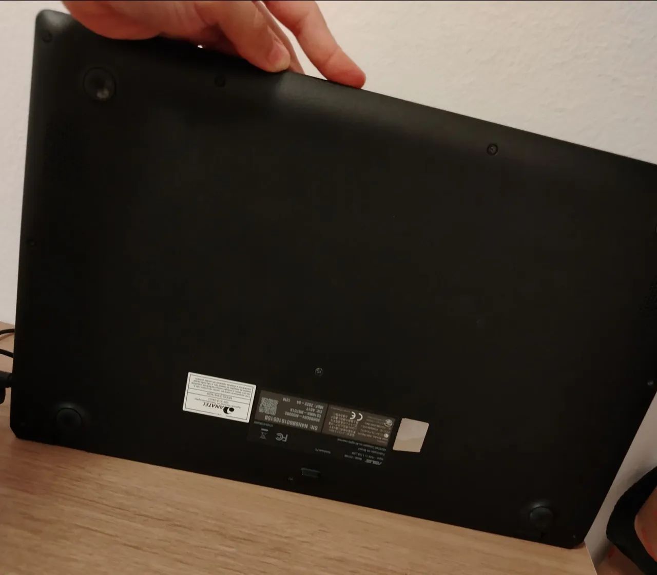 Notebook ASUS E510 (Intel Celeron / 15.6" / Super Leve) - Excelente Estado! - Foto 5